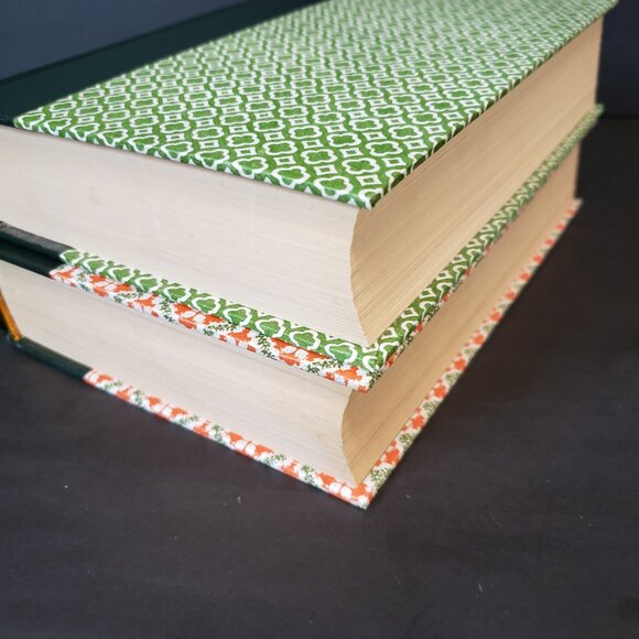 2 Beautiful Vintage Green HB Readers Digest Condensed Books Riser Decor - Picture 4 of 9